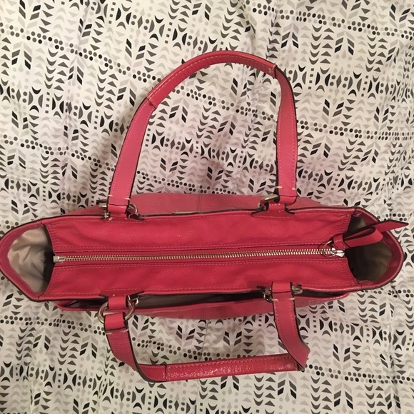 Coach hand bag like new - Picture 3 of 3